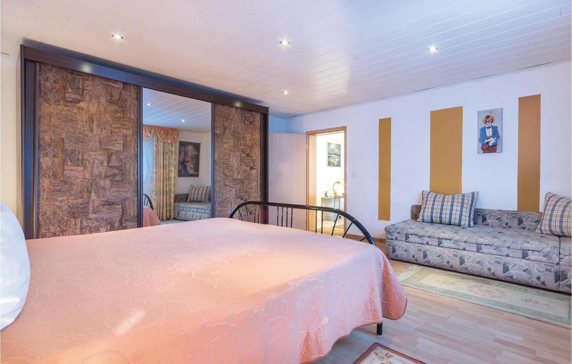 3 Bedroom Awesome Apartment In Pavicini Екстер'єр фото
