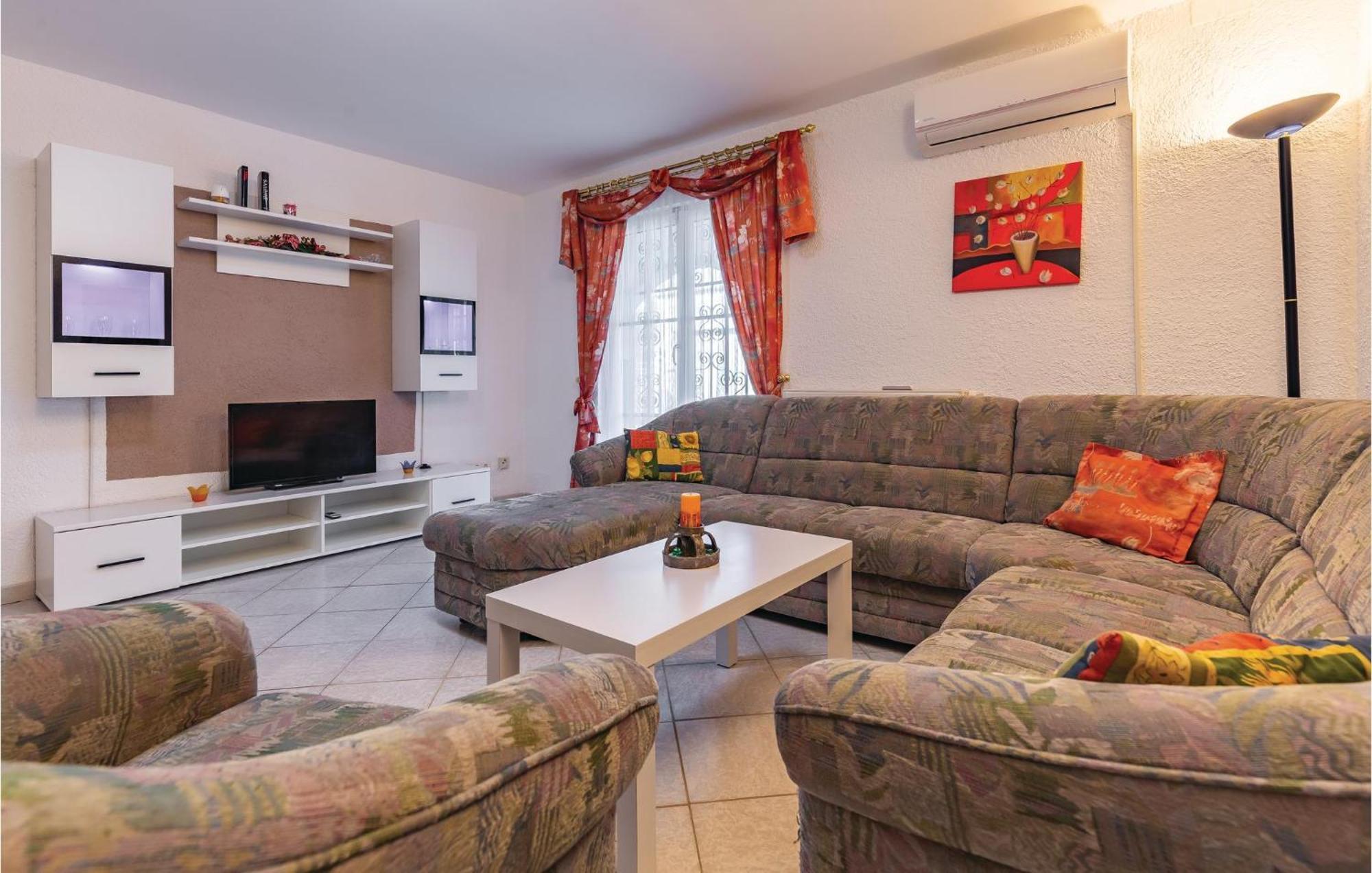 3 Bedroom Awesome Apartment In Pavicini Екстер'єр фото